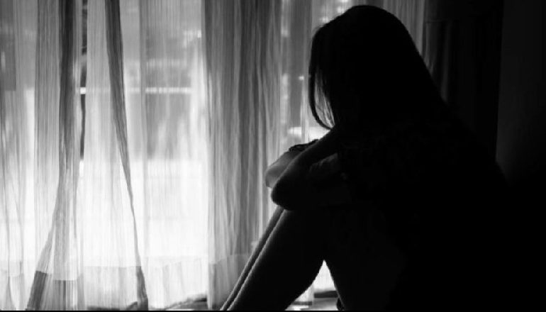 E PËRDHUNOI DHE LA SHTATZËNË VAJZËN ME PROBLEME MENDORE/ Lihet në burg 56-vjeçari