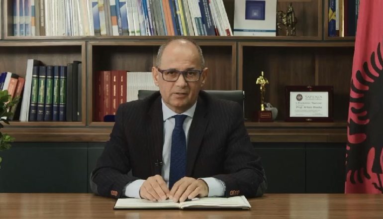 VITI I RI AKADEMIK/ Rektori i UT mesazh: Mësimi online deri në një urdhër të dytë! Shpresoj të kthehemi…