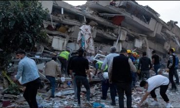 TËRMETI SHAKTËRRIMTAR NË TURQI/ Shkon në 64 numri i viktimave, mbi 900 të lënduar