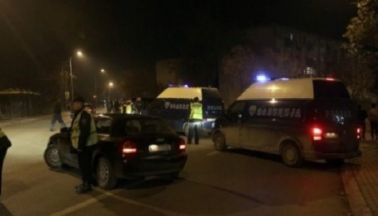 AKSIDENT NË TIRANË/ Makina e policisë përplaset me motorin në Tiranë, shoferi përfundon në…