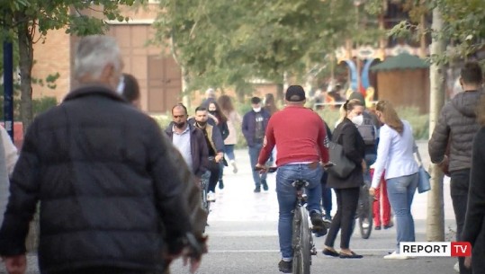MASAT ANTI-COVID/ Qytetarët në Tiranë mirëpresin kufizimet: Të domosdoshme në këtë situatë (VIDEO)