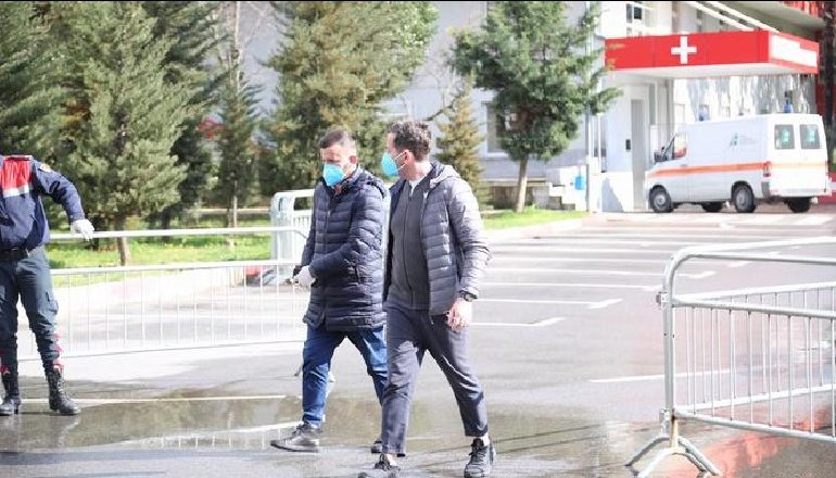 SOT HYJNË NË FUQI MASAT E REJA ANTI-COVID/ Vendi në karantinë pas orës 22:00, lëvizja me autorizim në e-Albania. Restorantet dhe lokalet…