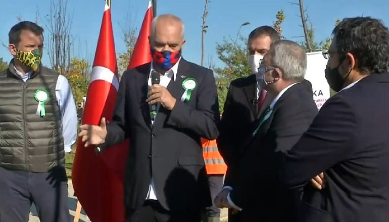 INICIATIVË E ERDOGAN/ Rama dhe Veliaj në mbjelljen e 1 mijë pemëve në Farkë