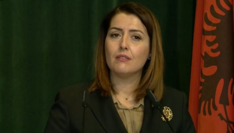 “FOKUS PANDEMIA, POR KEMI VAZHDUAR…”/ Manastirliu jep shifrat sa mjekë kanë përfituar nga bonusin e COVID