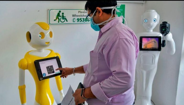 SHIFRAT ALARAMTE TË COVID-19/ Robotët pjesë e “luftës” kundër koronavirusit në Indi