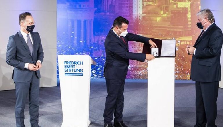 GJERMANIA DEKORON ZORAN ZAEV/ Roth bën thirrje për hapje të negociatave me Shqipërinë dhe Maqedoninë e Veriut