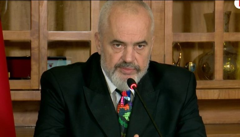 SHKELJA E RREGULLAVE ANTI-COVID NË DITËLINDJEN E BESIT/ Rama: Spektakël i pështirë. Shembull skandaloz i shekljes së ligjit nga presidenti…
