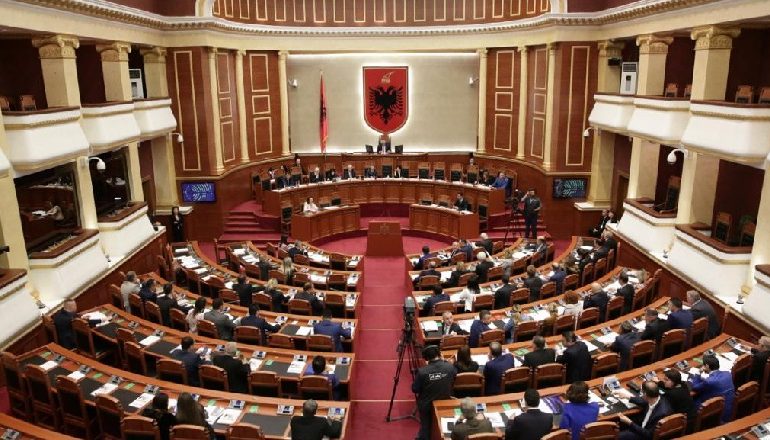 PARLAMENT TË ENJTEN/ Opozita interpelancë me Ramën dhe Manastirliun