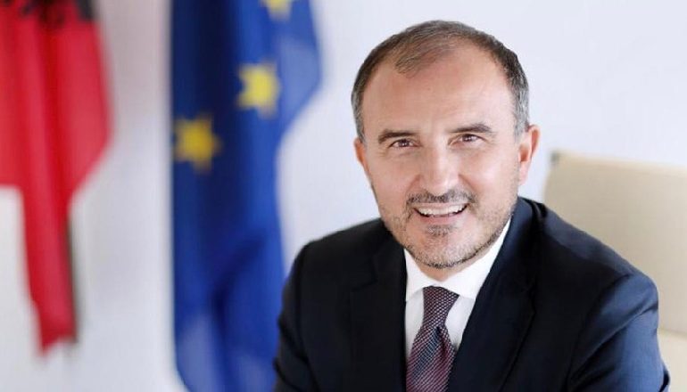 “SHKELJE E TË DREJTAVE”/ Mesazhi i ambasadorit Soreca: Dhuna ndaj grave dhe vajzave nuk ka vend askund në botë