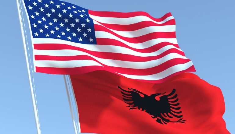 DITA E ÇLIRIMIT/ Ambasada Amerikane uron Shqipërinë me vargjet e Naimit: O Atdhe…