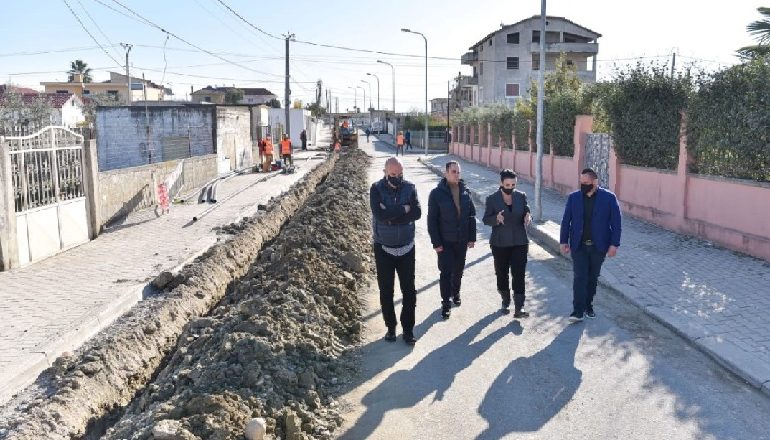 INSPEKTON PUNIMET NË UJËSJELLËSIN E RI NË SHIJAK/ Balluku: Kemi arritur sot në shifrën e 128 kantiereve…