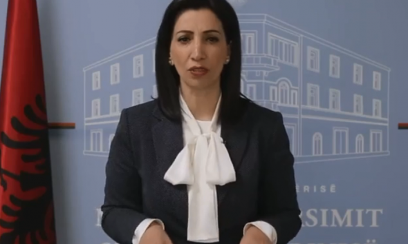 NJOFTIMI/ Ministrja e Arsimit zbulon klasat që do përjashtohen nga skema e mësimit online