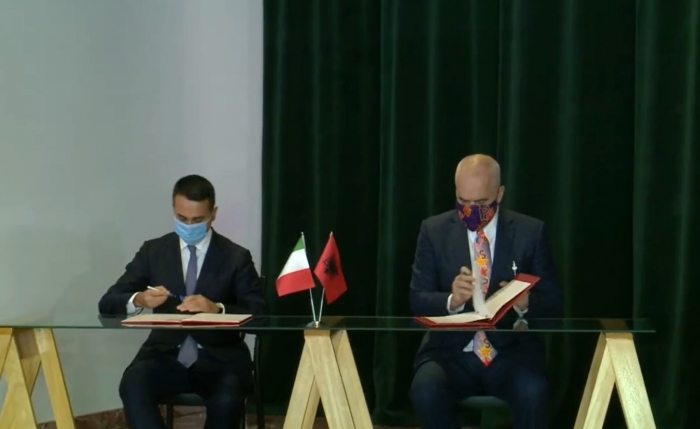 NËNSHKRUHET MARRËVESHJA ME ITALINË/ Di Maio flet shqip: Të përbashkuar drejt Europës