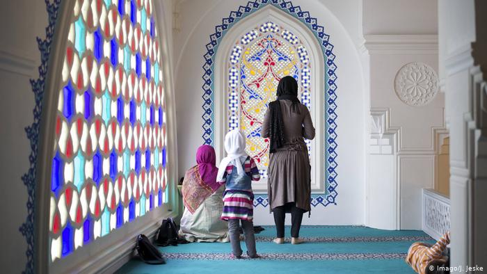 “ISLAMI DUHET TË…”/ Opinion: Përjashtimi i myslimanëve nxit radikalizimin