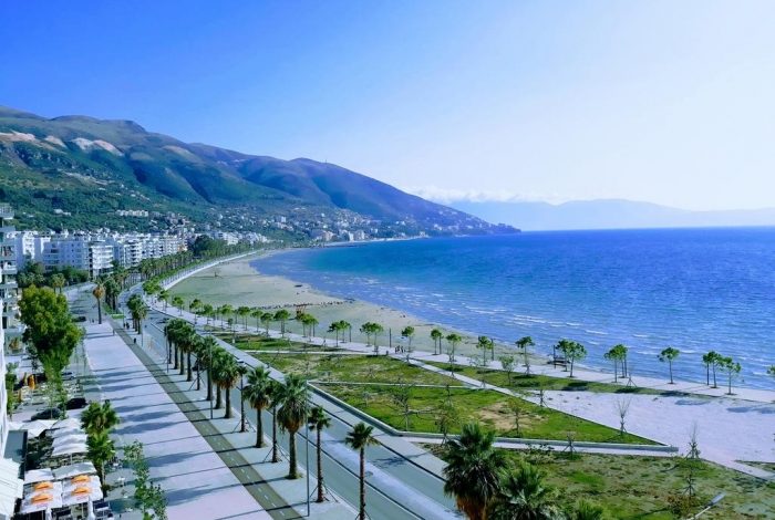 COVID-19 VLORË/ Raste pozitive në Kadastër, spital, në shkolla, në Polici…