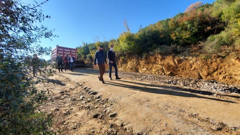 NIS RIKONSTRUKSIONI I RRUGËS LABINOT MAL/ Balla: Investimi do t’i japë zonën zhvillimin e nevojshëm përsa i përket agroturizmit