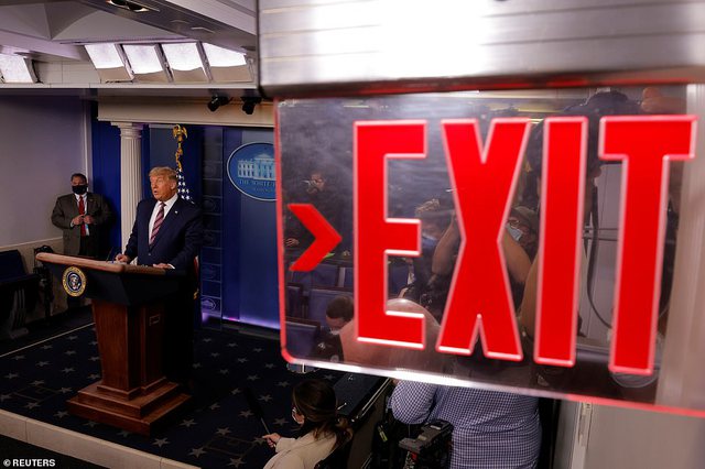 TRUMP SHPËRTHEN NË AKUZA/ Televizionet amerikane i bëjnë të papriturën (VIDEO)
