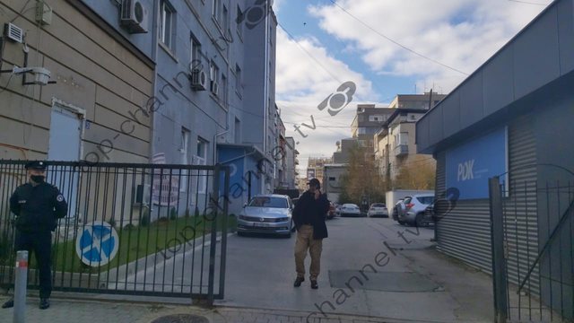 THAÇI, VESELI, KRASNIQI E SELIMI NË PARABURGIMIN E HAGËS/ Makinat e EULEX brenda selisë së PDK (FOTO)