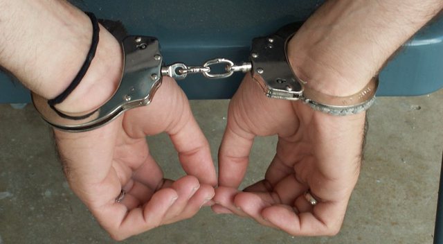 PO TRANSPORTONTE 5 EMIGRANTË TË PALIGJSHËM/ Arrestohet në Korçë 41-vjeçari nga Belgjika