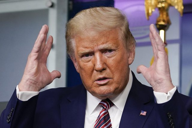 DONALD TRUMP NUK HEQ DORË/ Shan keq mediat dhe thotë se kush është Presidenti