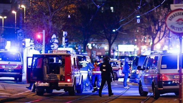 FRIKA NGA SUMET TERRORISTE/ Policia austriake arreston 30 persona të “Vëllazërisë myslimane”