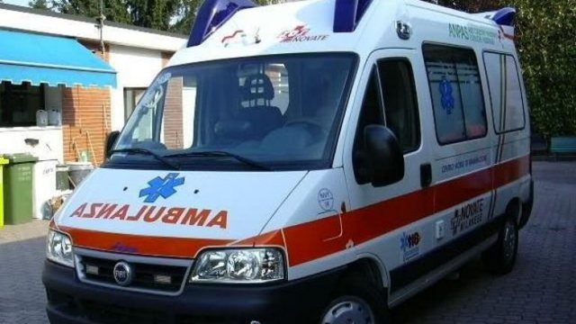 SHOKUESE/ E moshuara hidhet nga kati i 3 i pallatit, në gjendje të rëndë në spital