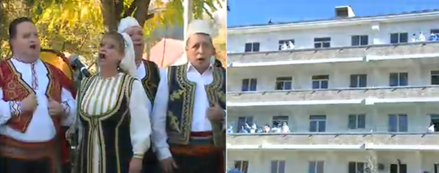 NË VIJËN E PARË TË LUFTËS/ Ansambli i Këngëve e Valleve surprizojnë mjekët e pacientët, koncert para Spitalit COVID 2 (FOTOT)
