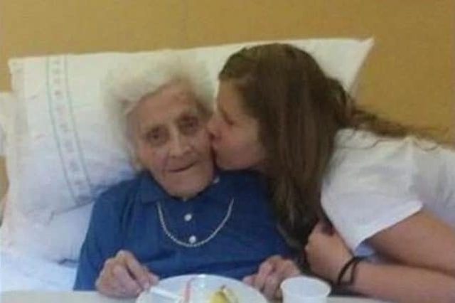 E PAZAKONTË/ Rezultoi tre herë pozitive, ja kush është gjyshja 101-vjeçare që luftoi COVID