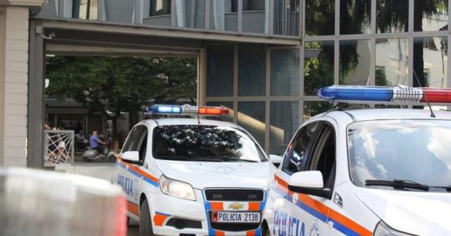 SHOKUESE/ Vrau me duart e saj vajzën 9-muajshe në vitin 1995, arrestohet sot 46-vjeçarja në Korçë (EMRI)