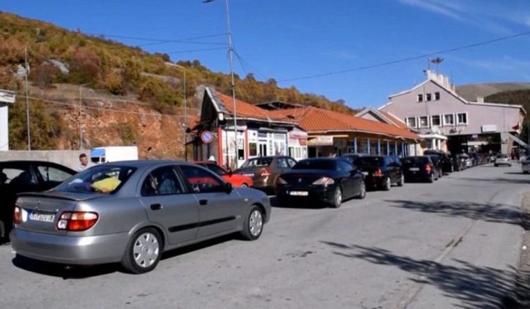 FALSIFIKOI TESTIN PËR COVID-19/ 20-vjeçarja i arratiset me vrap policisë kufitare në Kakavijë
