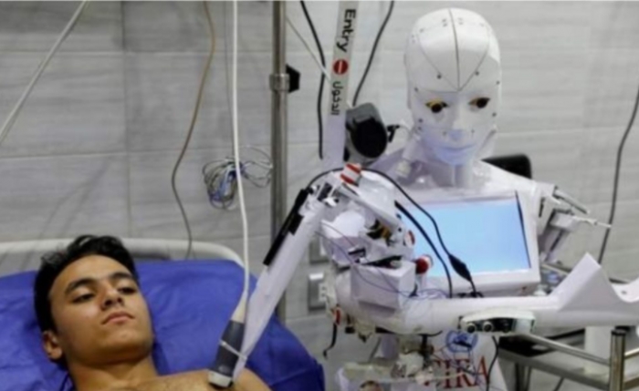 LUFTA KUNDËR COVID-19/ Egjipti prezanton robotët që kryejnë testime për koronavirusin