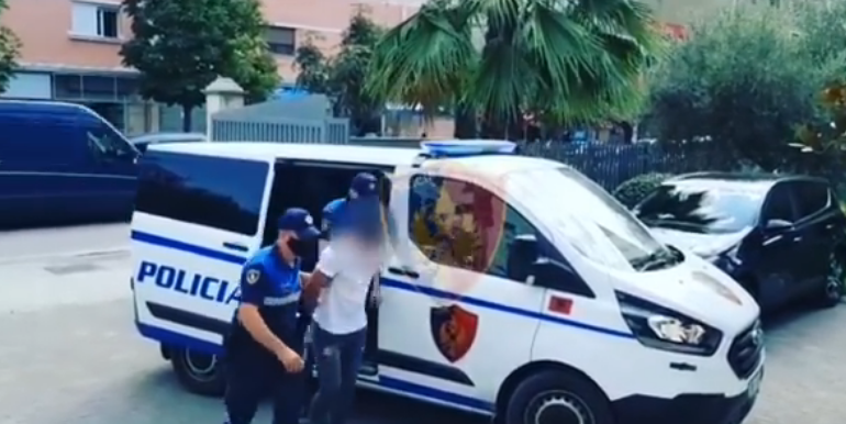 KTHEU LOKALIN NË BAZË KU SHPËRNDAHEJ DROGA/ Arrestohet pronari me kamarierin dhe 4 klientë në Tiranë