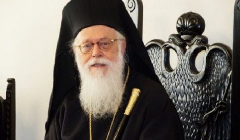 INFEKTOHET ME COVID-19/ Kryepeshkopi Janullatos në gjendje të rëndë. Do të niset me urgjencë drejt Athinës