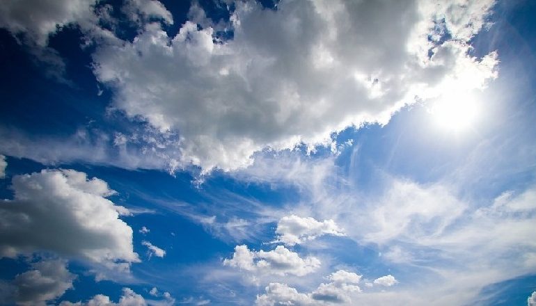 DITA NIS ME DIELL DHE VAZHDON ME RRESHJE SHIU/ Mësoni parashikimin e motit për ditën e sotme