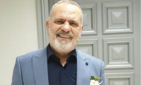 E TRISHTË/ Në zyrën e Koço Devoles. Sendet e mbetura dhe porositë për kolegët