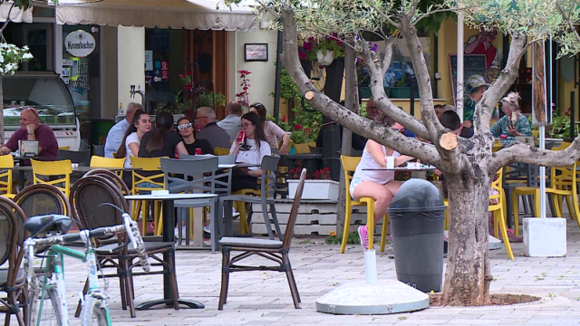 RRITJE EKSTREME TË RASTEVE ME KORONAVIRUS/ Baret dhe restorantet përhapësit kryesorë të COVID-19