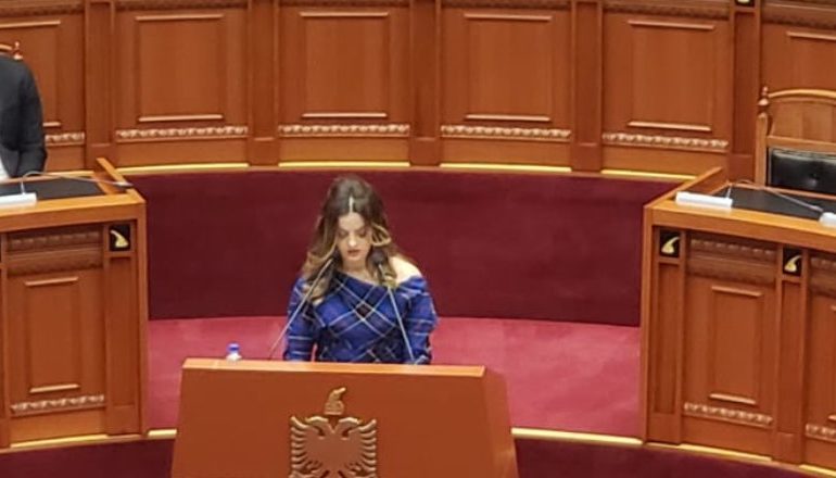 NUK PËRMBAHET deputetja: Na ke zhgënjyer. Si veriore e malësore që jam, të garantoj që do humbësh thellë