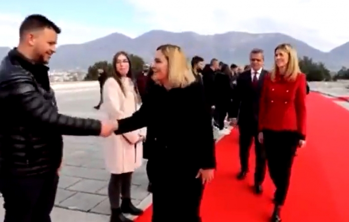 PA MASKË/ Braçe DENONCON Kryemadhin: Të papërgjegjshëm! Dhe pastaj ANKOHEN për…