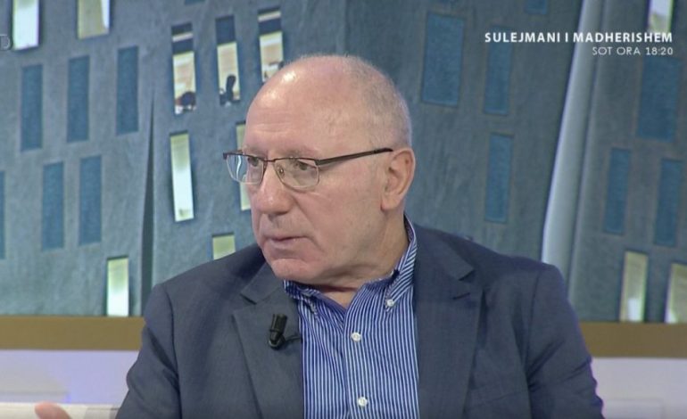 “FLENË BASHKË POR…”/ Sqaron mjeku: Përse njëri nga partnerët preket nga COVID dhe tjetri jo
