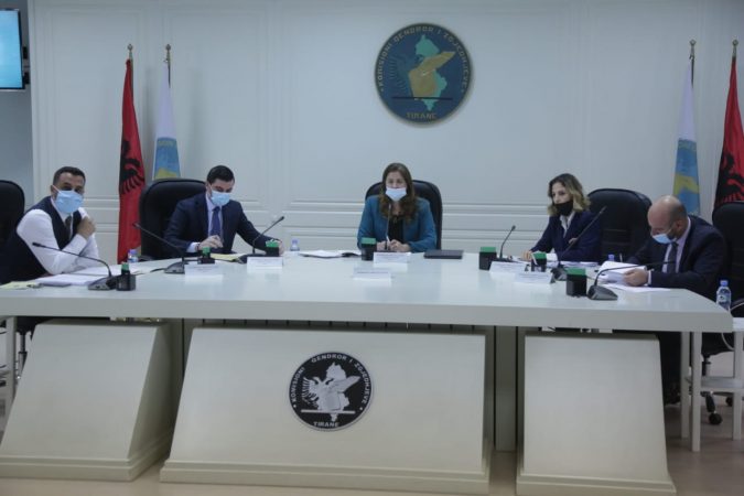 ZGJEDHJET E 25 PRILLIT/ KQZ publikon listën, ngrihet grupi i punës për votimin nga jashtë (EMRAT)
