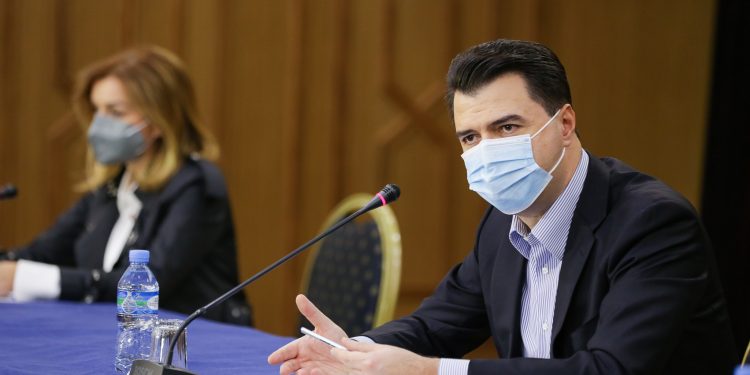 DY STANDARDET E BASHËS/ “Mjekët fshehin të vdekurit dhe mjekët janë te mrekullueshëm”
