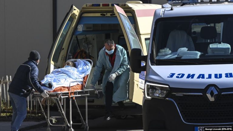 SËRISH SHIFRA TË LARTA NË MAQEDONINË E VERIUT/ 24 viktima dhe 913 të infektuar me COVID-19 në 24 orët e fundit