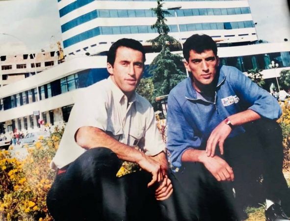 MESAZHI PREKËS I HARADINAJ/ I uron ditëlindjen vëllait të vrarë në luftë me foton nostalgjike në Tiranë: Luan…