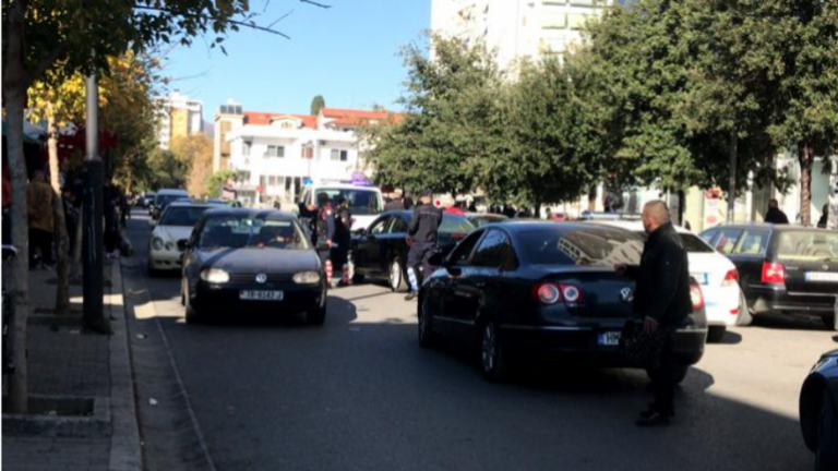 PËRPLASJA ME ARMË ZJARRI NË ELBASAN/ Arrest me burg për Elvis Çaushllollin dhe dy të tjerë