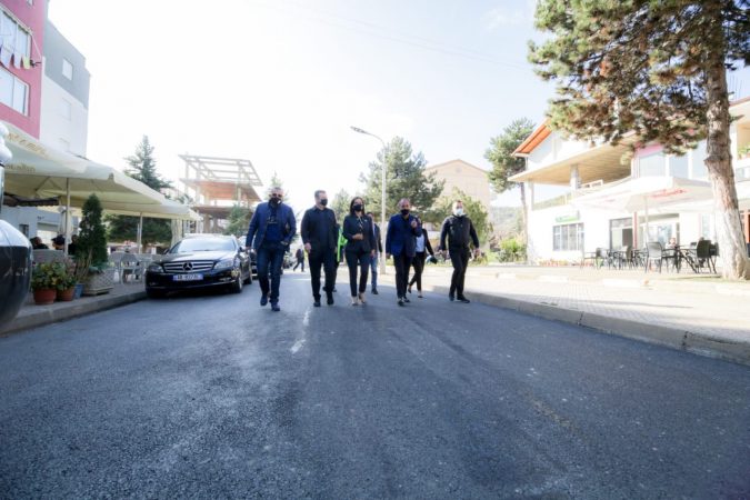IRONIA/ Balla në Prrenjas: Demokratët s’duhet të harrojnë që çdo votë për Lulzim Bashën të jep në ofertë edhe Ilir Metën e Monikën