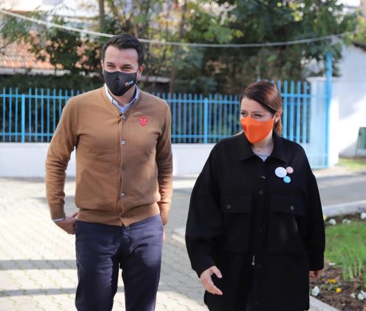 VAKSINIMI NDAJ GRIPIT/ Manastirliu: Na kanë mbërritur edhe 230 mijë doza të vaksinës, të parët që do e marrin janë…