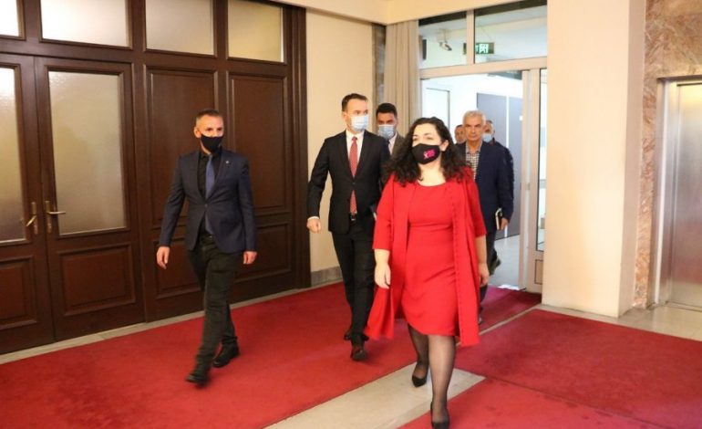 ZYRTARE/ Pas dorëheqjes së Hashim Thaçit, PRESIDENTE e Kosovës bëhet Vjosa Osmani