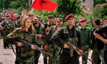 "VUÇIÇ NUK ËSHTË NJERI I PAQES"/ Politikania kosovare: UÇK-ja nuk ka qenë kurrë një ndërmarrje kriminale