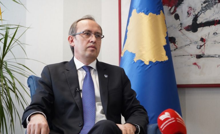 PARALAJMËRON MBYLLJEN TOTALE/ Kryeministri i Kosovës: Gjendja është E RËNDË, e pamundur të përballojmë situatën