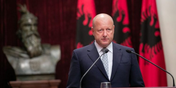 DHA DOREHEQJEN NGA PRESIDENCA/ Ish-kreu i SHISH kandidat për deputet i LSI